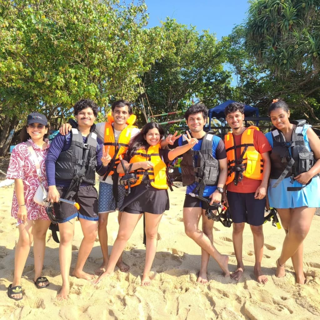 Holiday Reunion Big Group enjoying Group Snorkeling & Ocean Safari